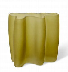 Victoria Vase - 19 x 10 x 18cm