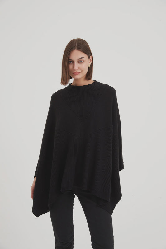 V Detail Oversized Knit Black (One Size)