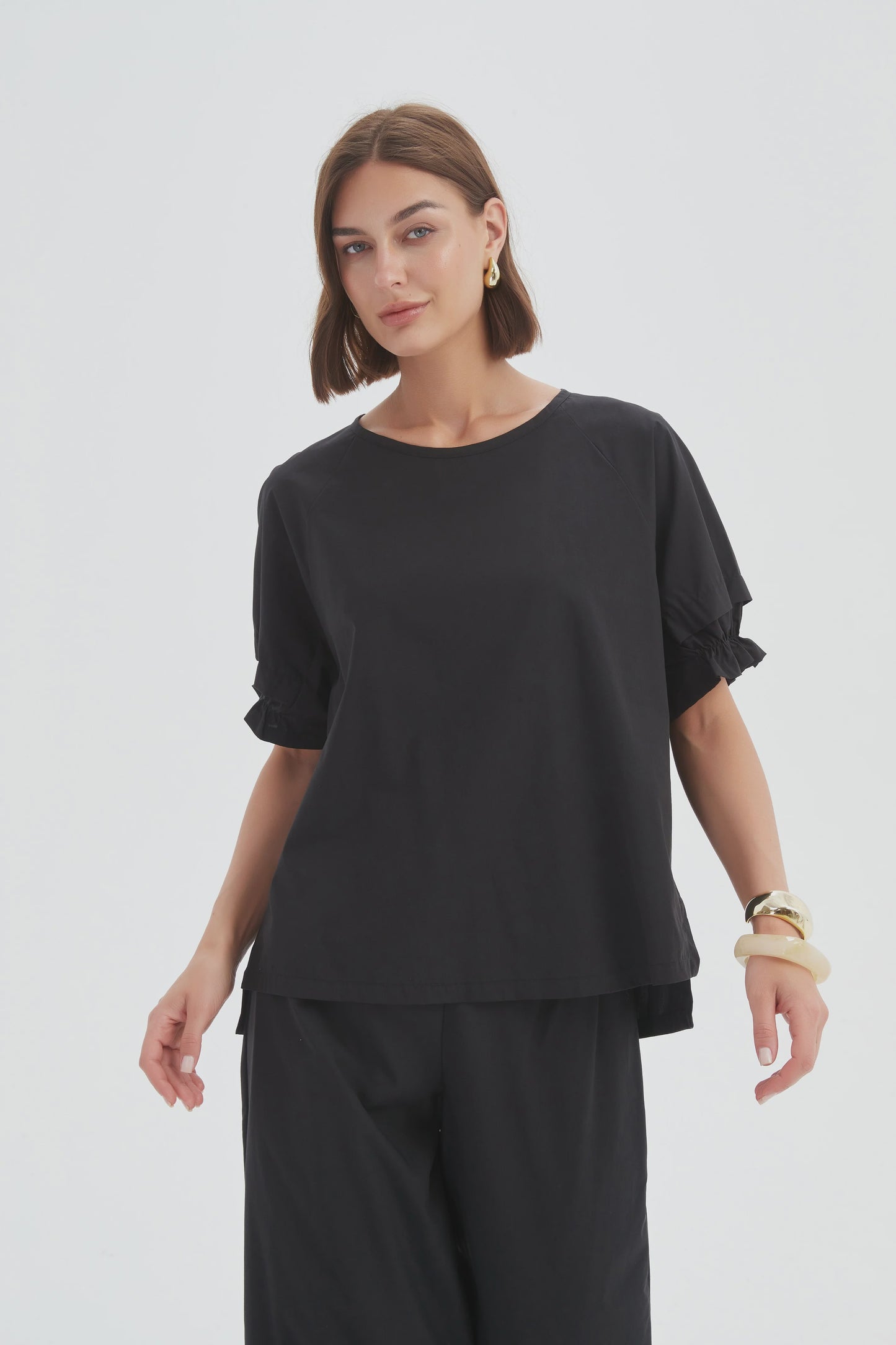 RUFFLE SLEEVE LYOCELL TOP - BLACK