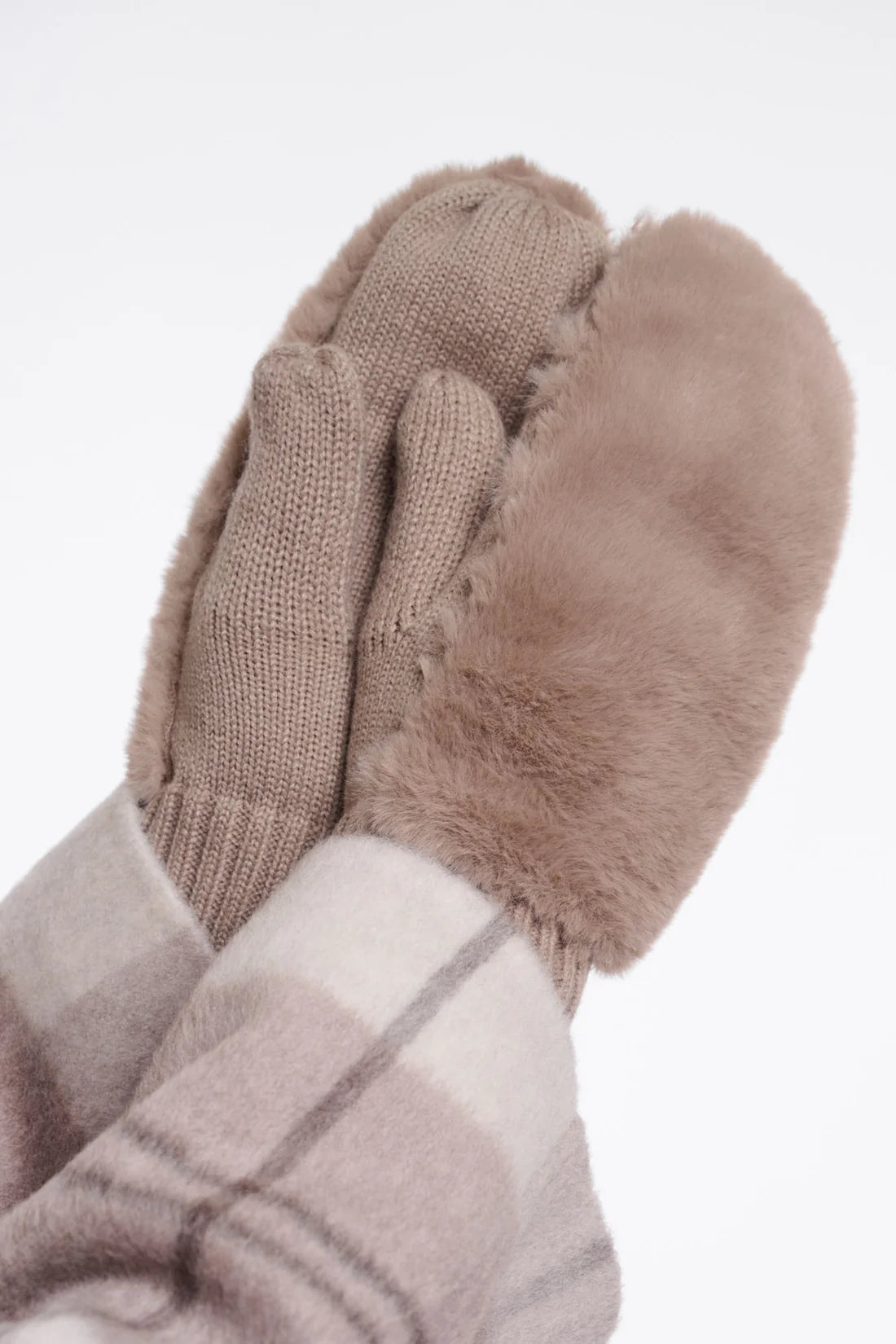 Oxo Faux Fur Gloves - Oat