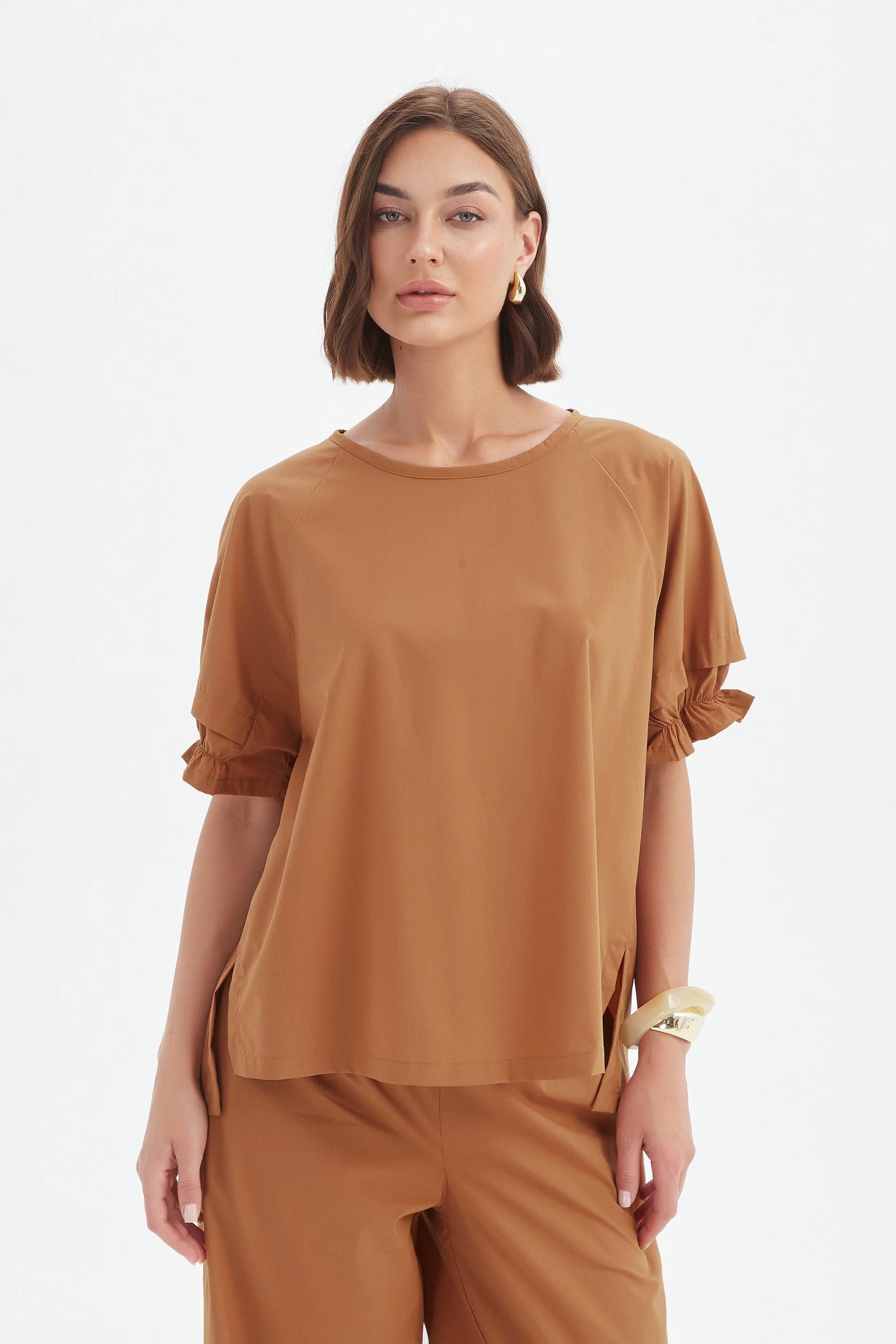 RUFFLE SLEEVE LYOCELL TOP - RUSSET