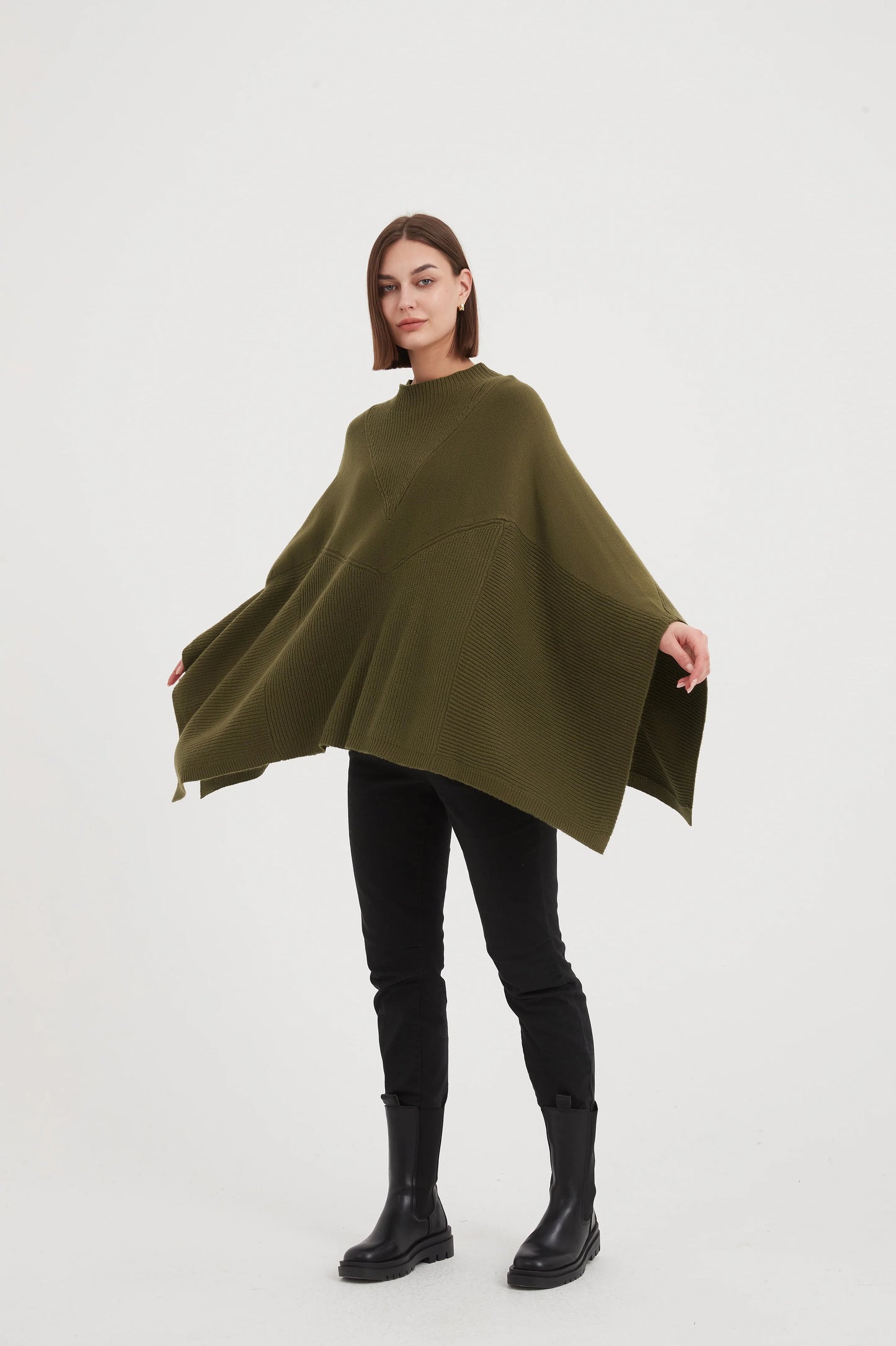 V Detail Oversized Knit Dark Moss (One Size)