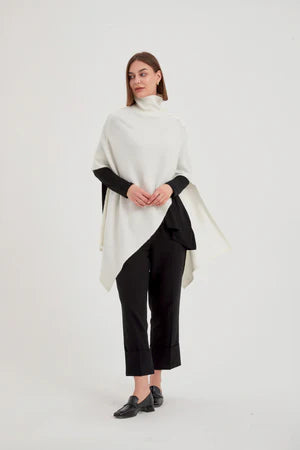 BUTTON DETAIL ASYMMETRIC PONCHO CREAM (One Size)