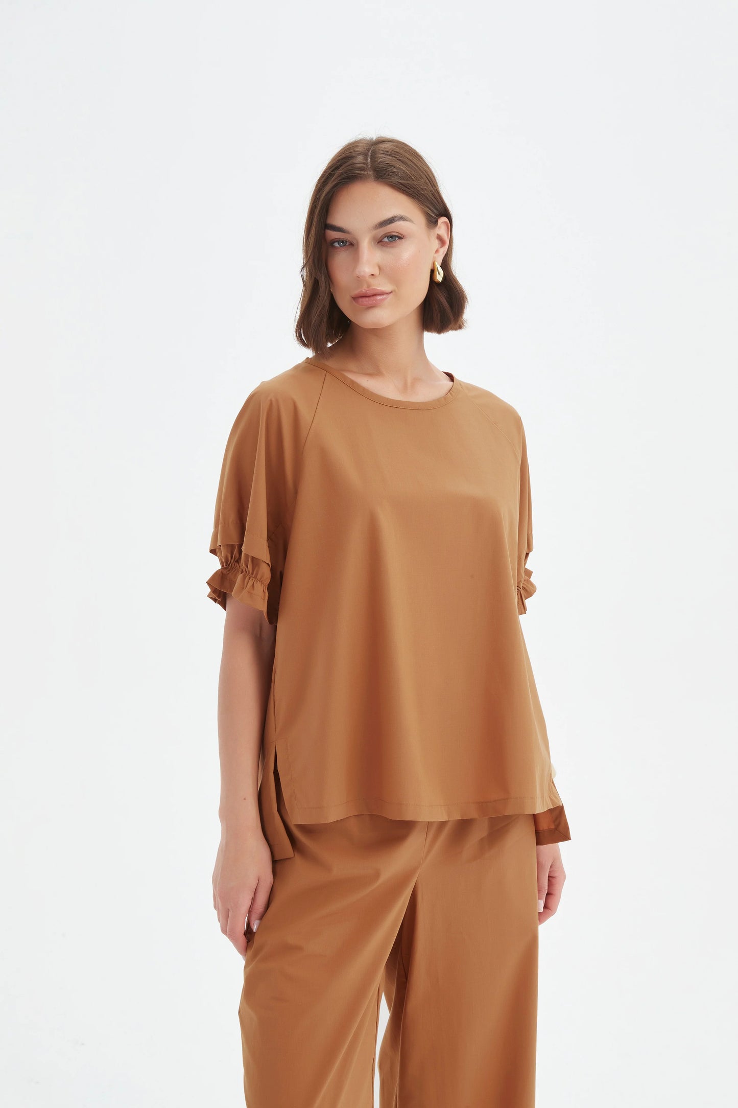 RUFFLE SLEEVE LYOCELL TOP - RUSSET