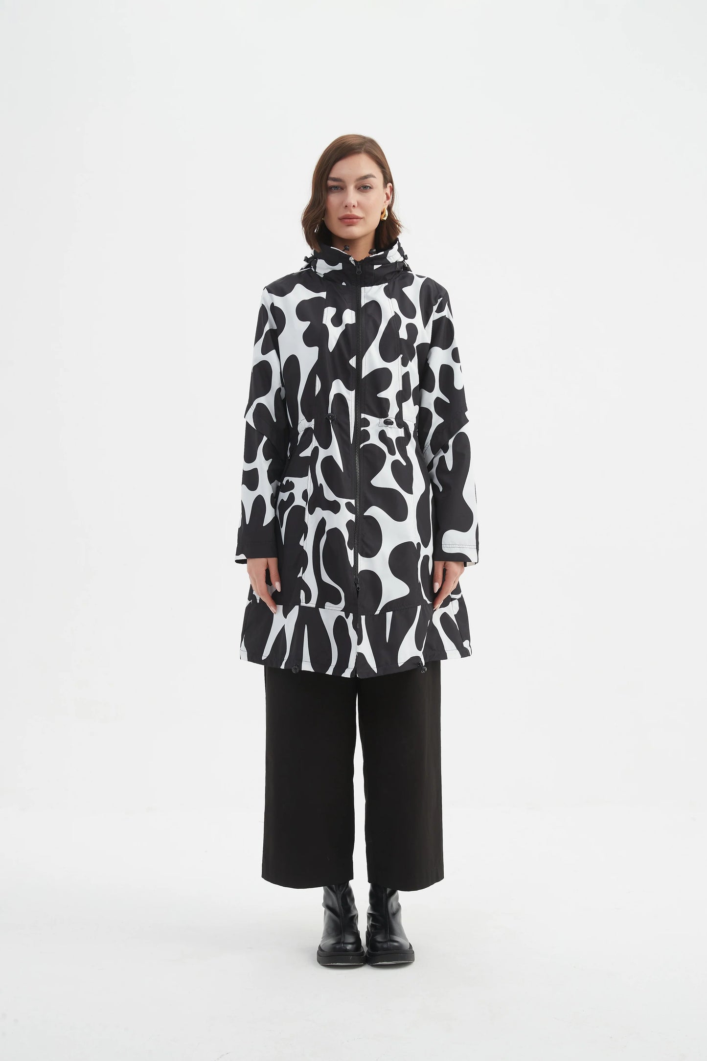 ADJUSTABLE WAIST PRINT PARKA (BLACK& CREAM)