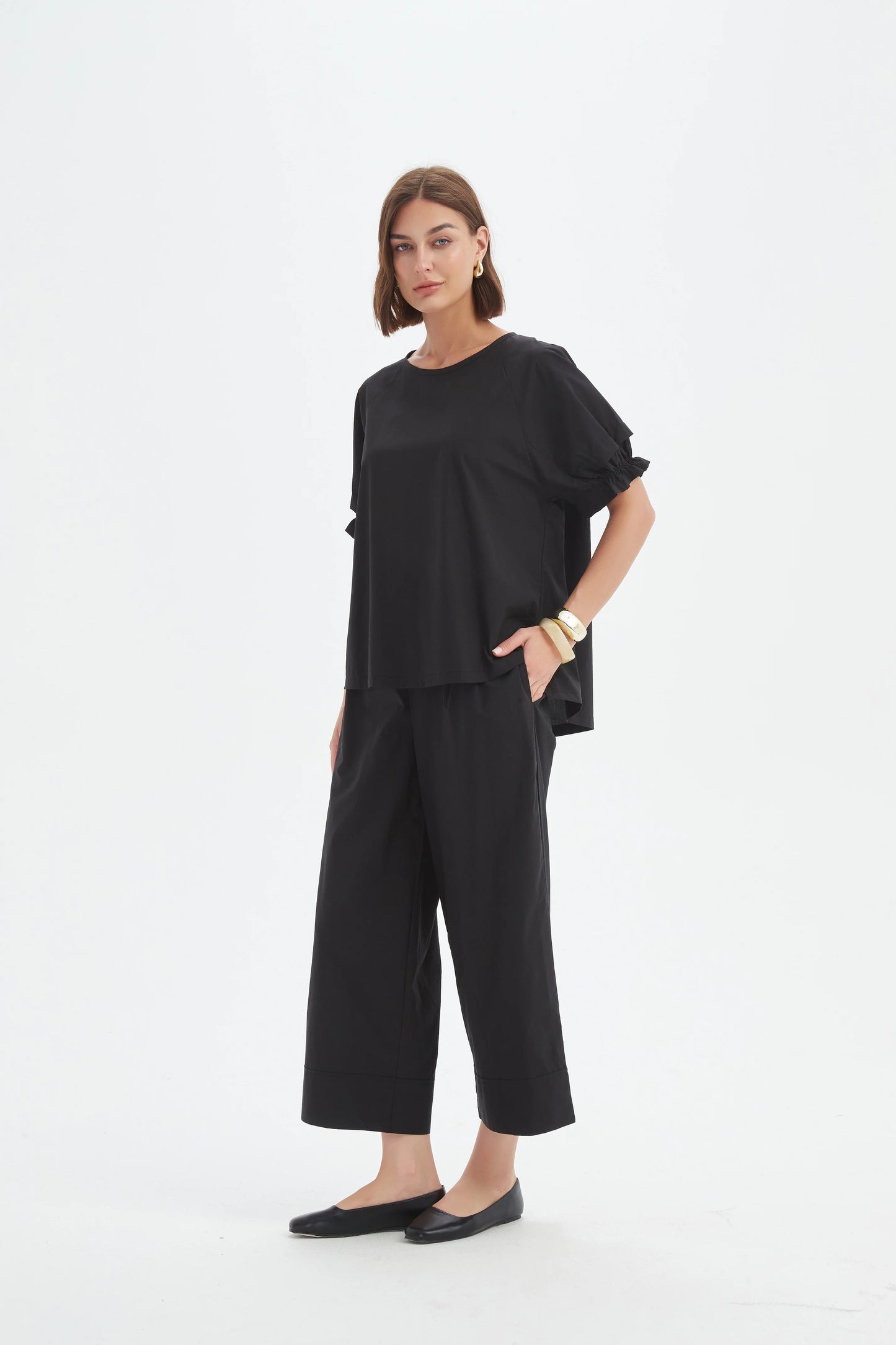 RUFFLE SLEEVE LYOCELL TOP - BLACK