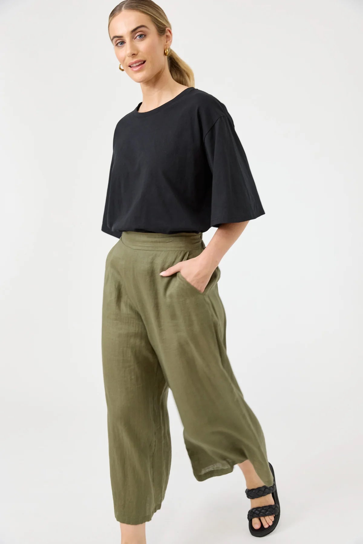 Studio Crop Pant Khaki
