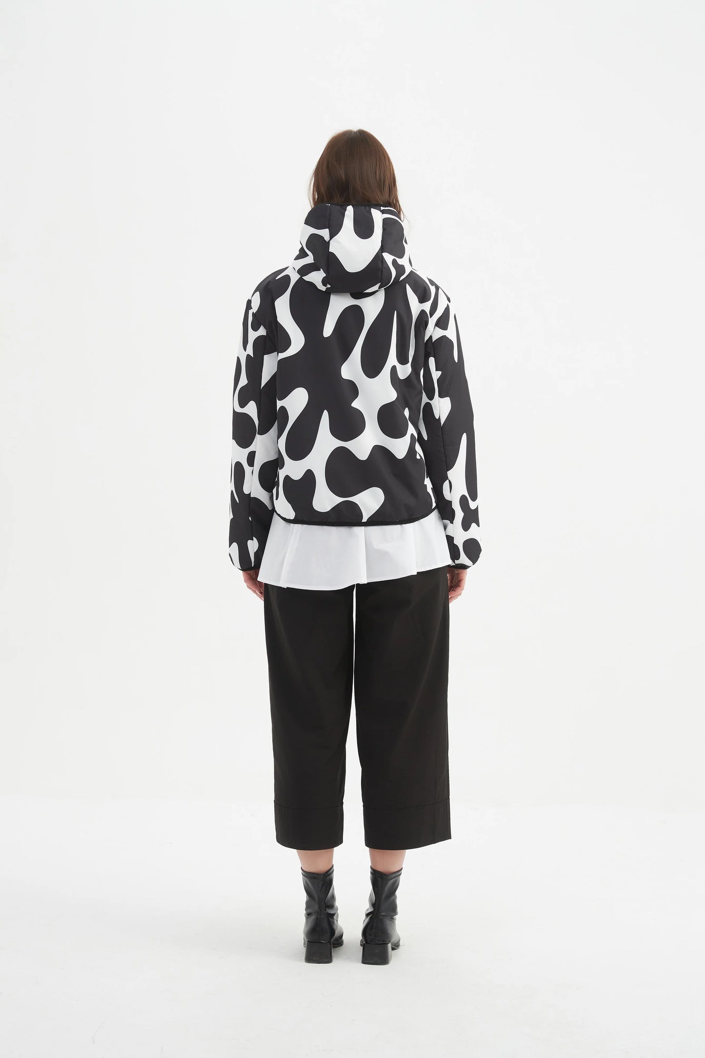 REVERSIBLE PRINT PUFFER JACKET (BLACK & CREAM)