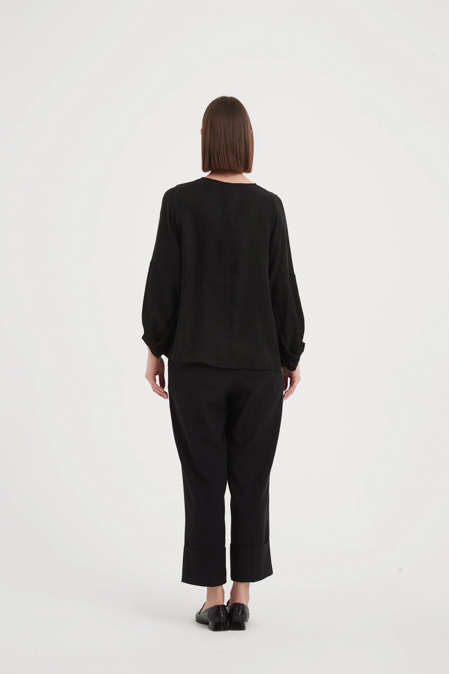 BISHOP LONG SLEEVE LINEN TOP BLACK