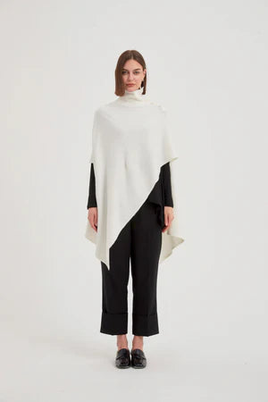 BUTTON DETAIL ASYMMETRIC PONCHO CREAM (One Size)