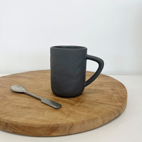 Flax Mug Charcoal