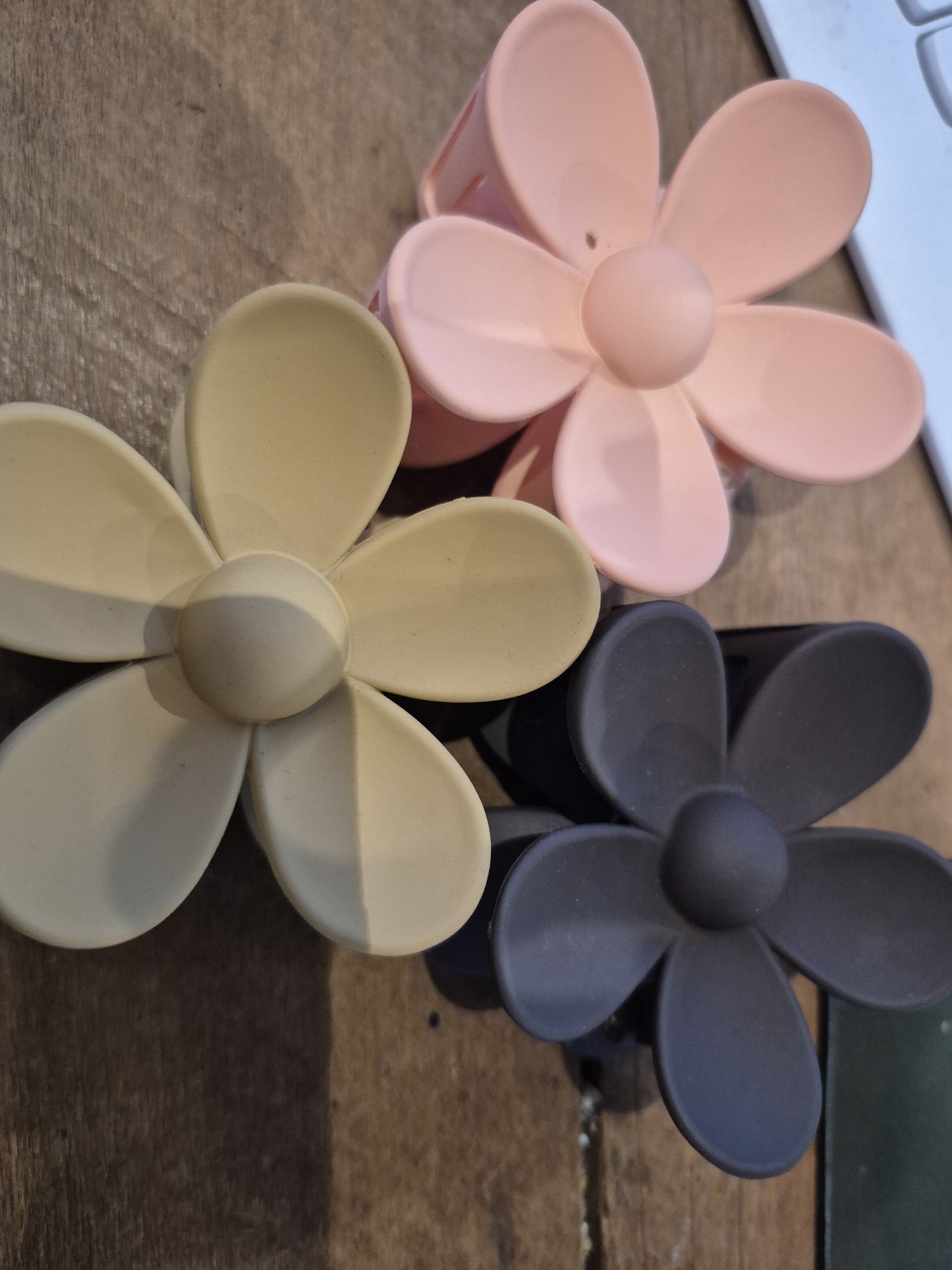 Hair Claw Flower Assorted Earthy & Pastel