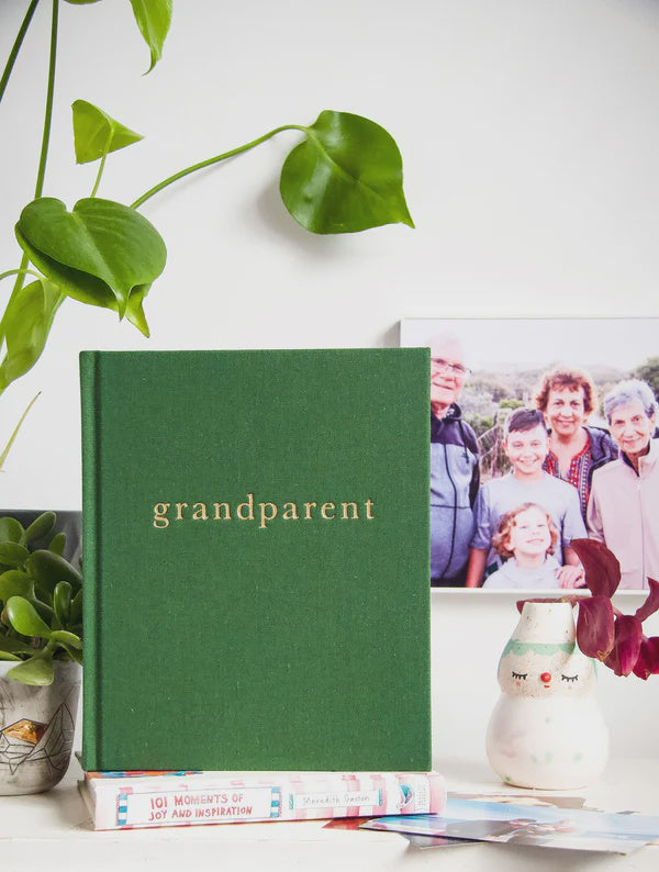 Grandparent. Moments to Remember. Emerald
