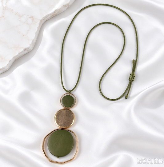 Clancy Olive Necklace