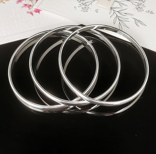Lovely Set 3 Silver Bangles
