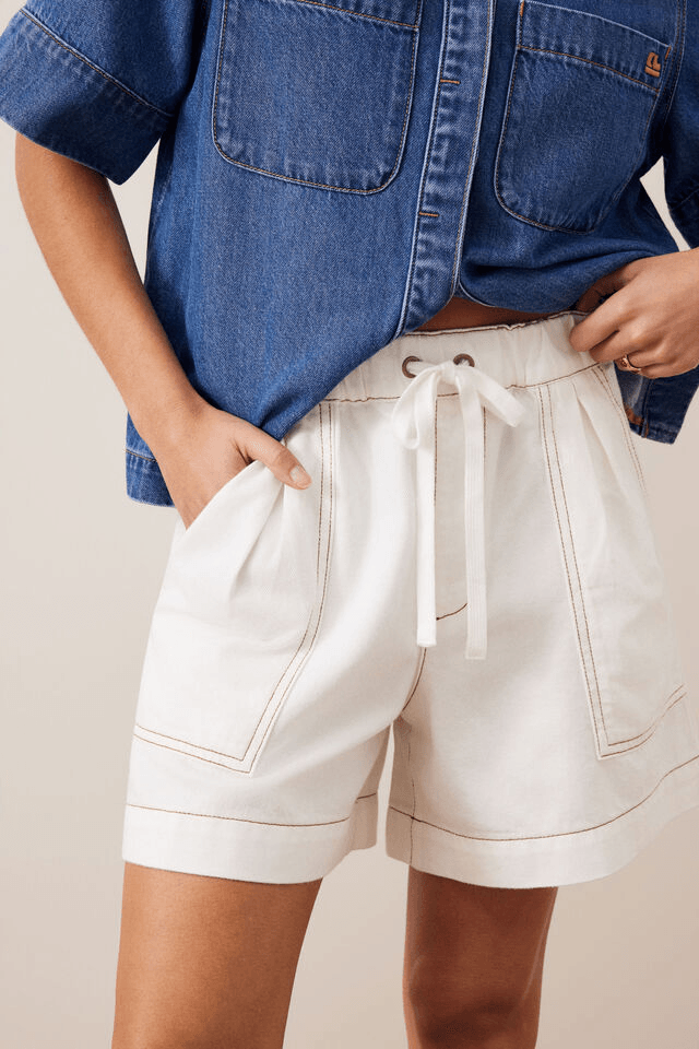 Darcy Relaxed Everyday Short  / New Ecru