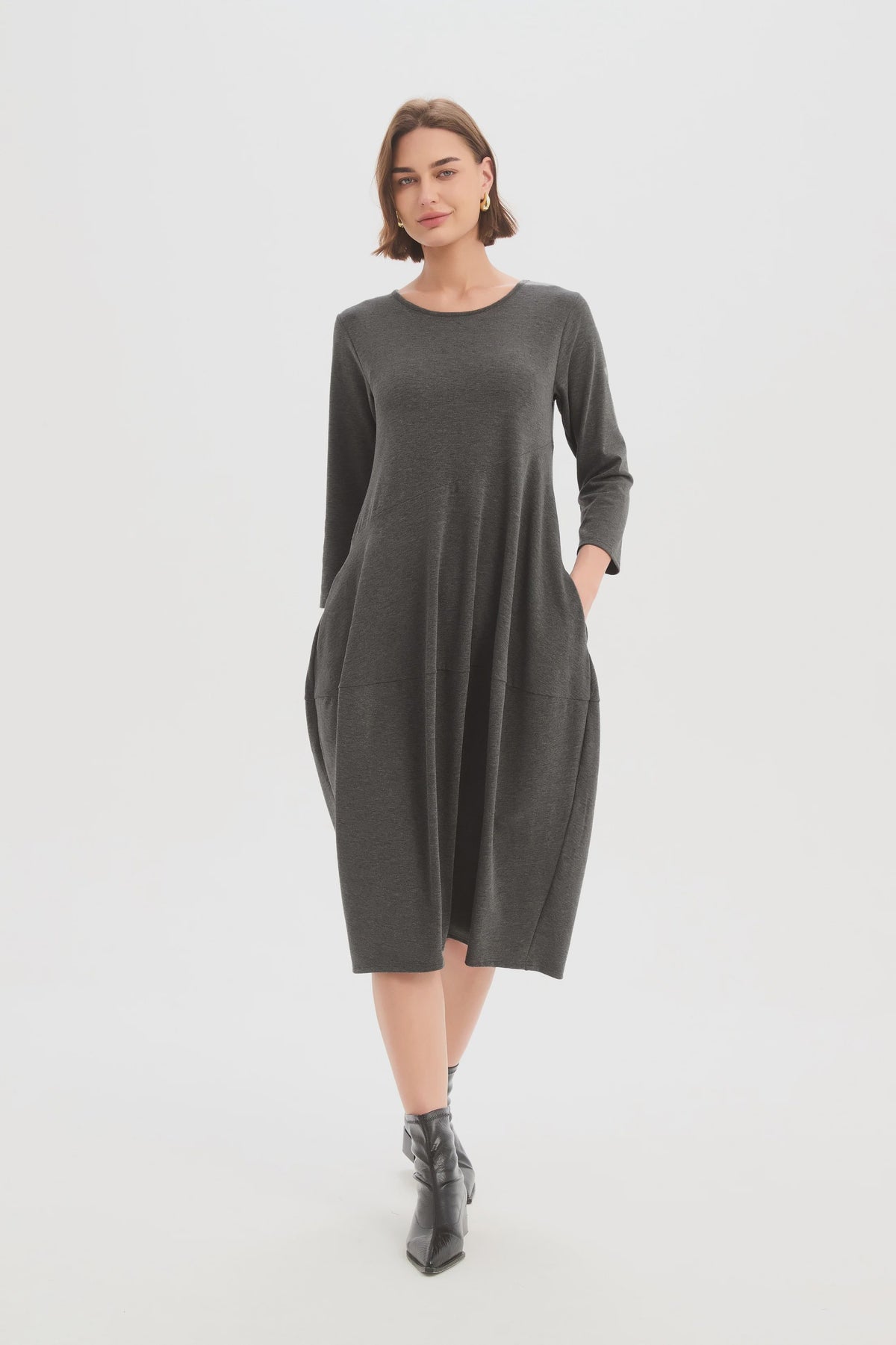 DIAGONAL SEAM KNIT DRESS - Charcoal