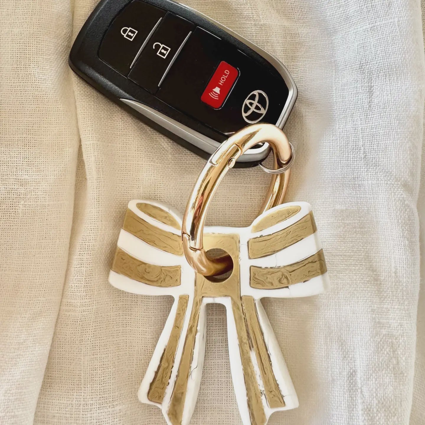 Stripey Bow Resin Keyrings - Light Tan / White