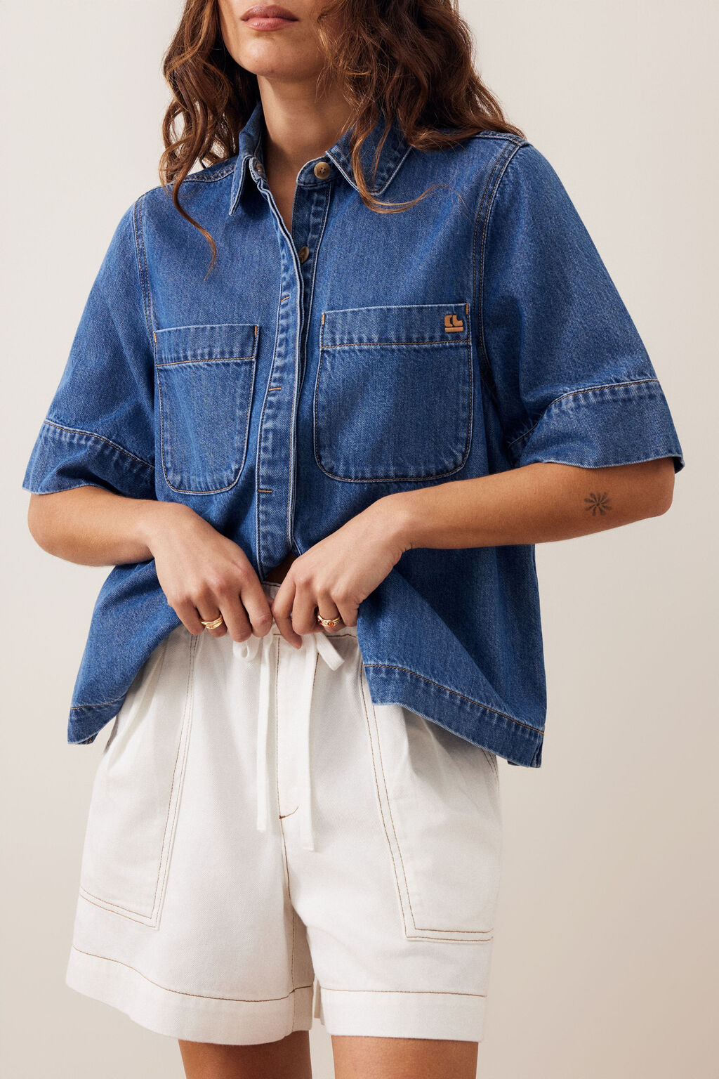 Darcy Relaxed Everyday Short  / New Ecru