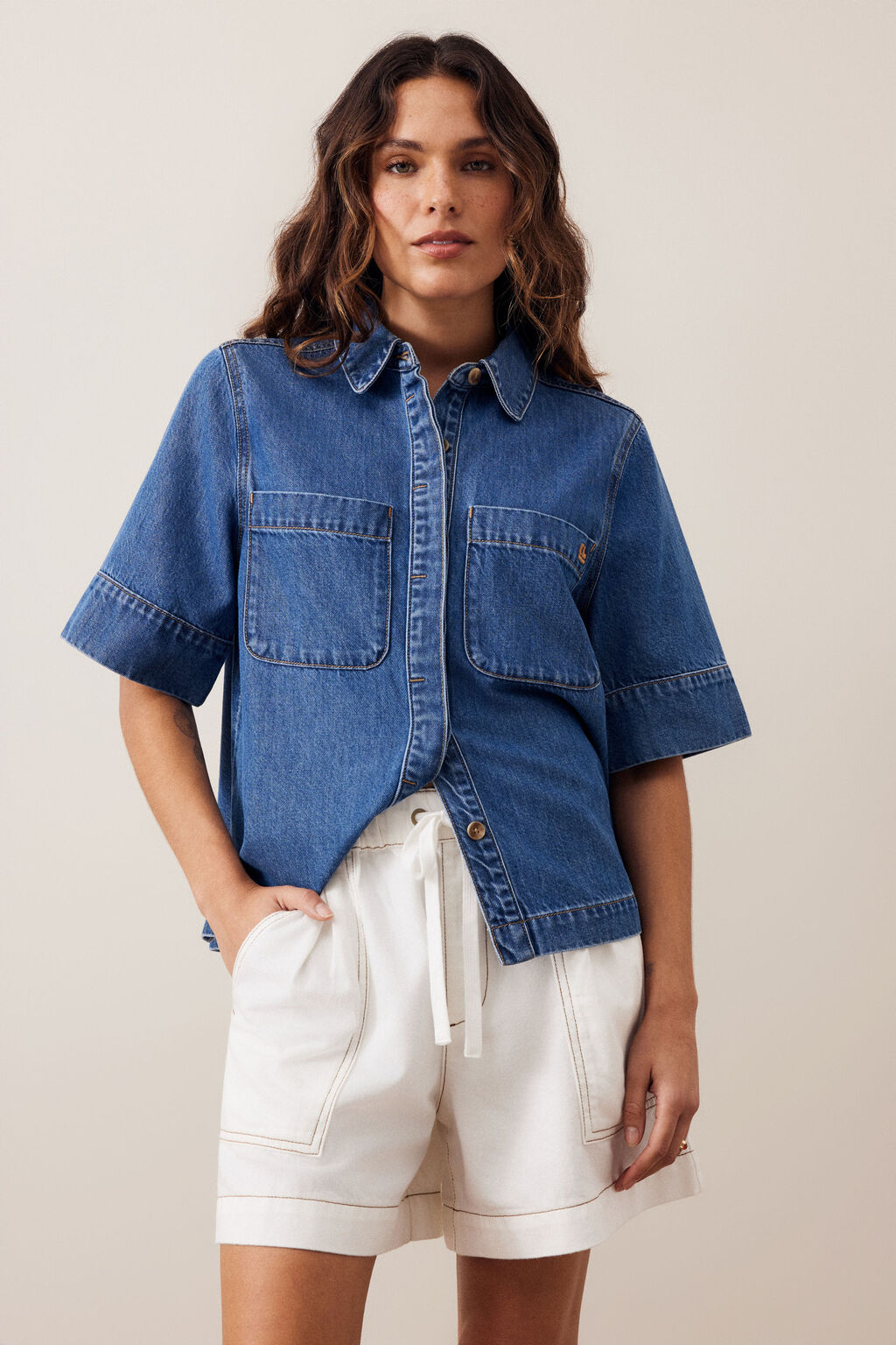Darcy Relaxed Everyday Short  / New Ecru