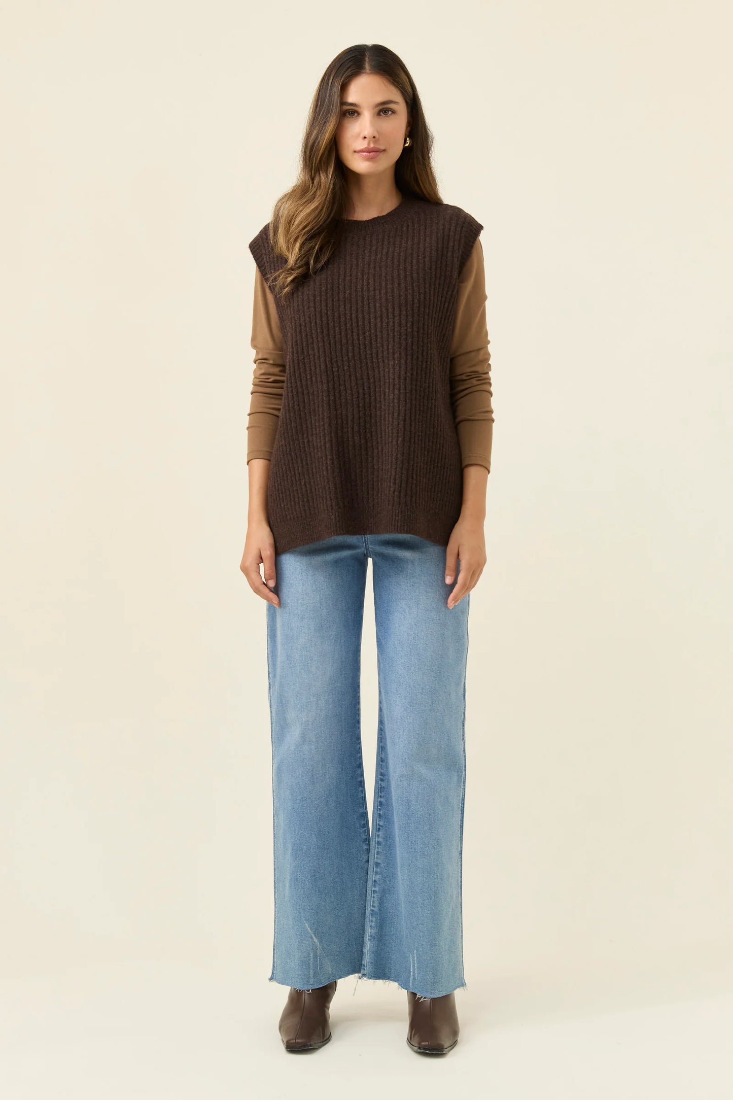 Miru Crew Knit Vest Chocolate