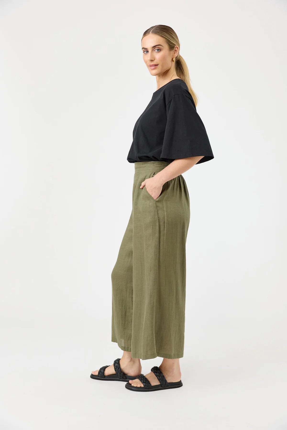 Studio Crop Pant Khaki