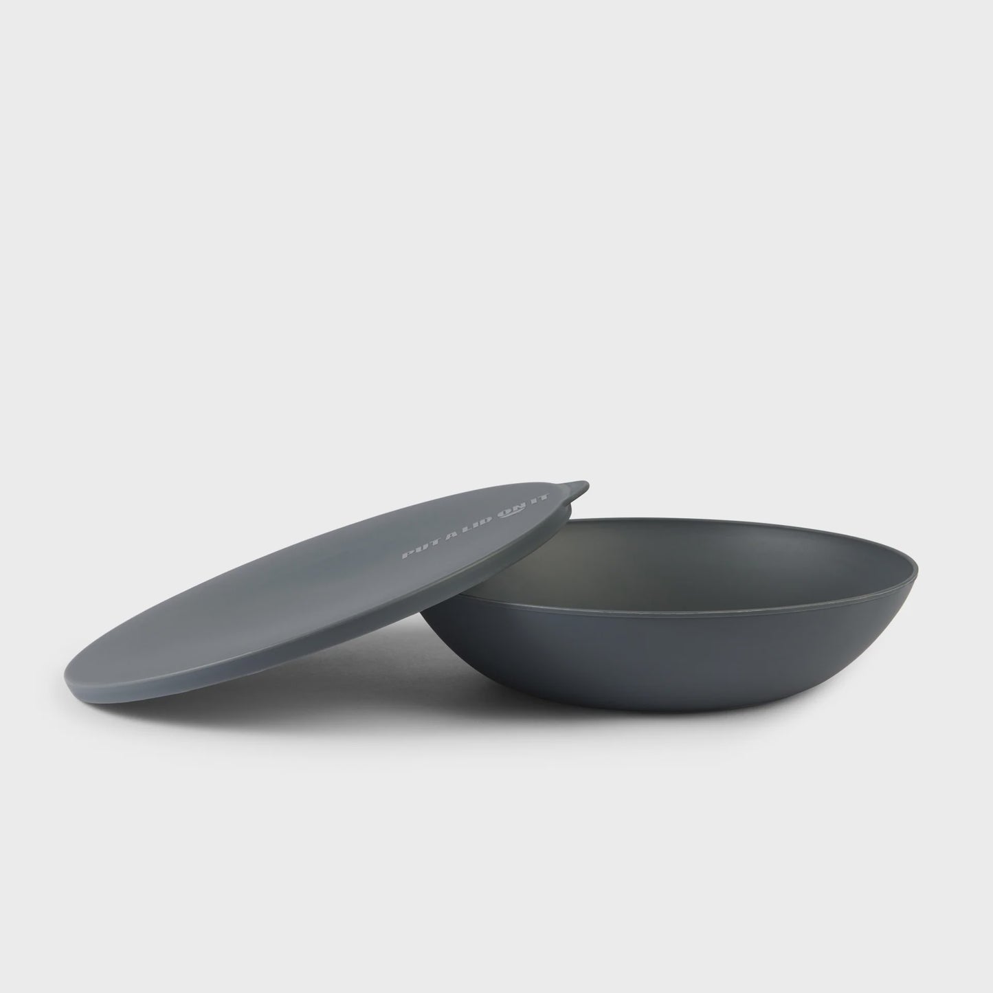 Serving bowl with a lid — the round - Pepper