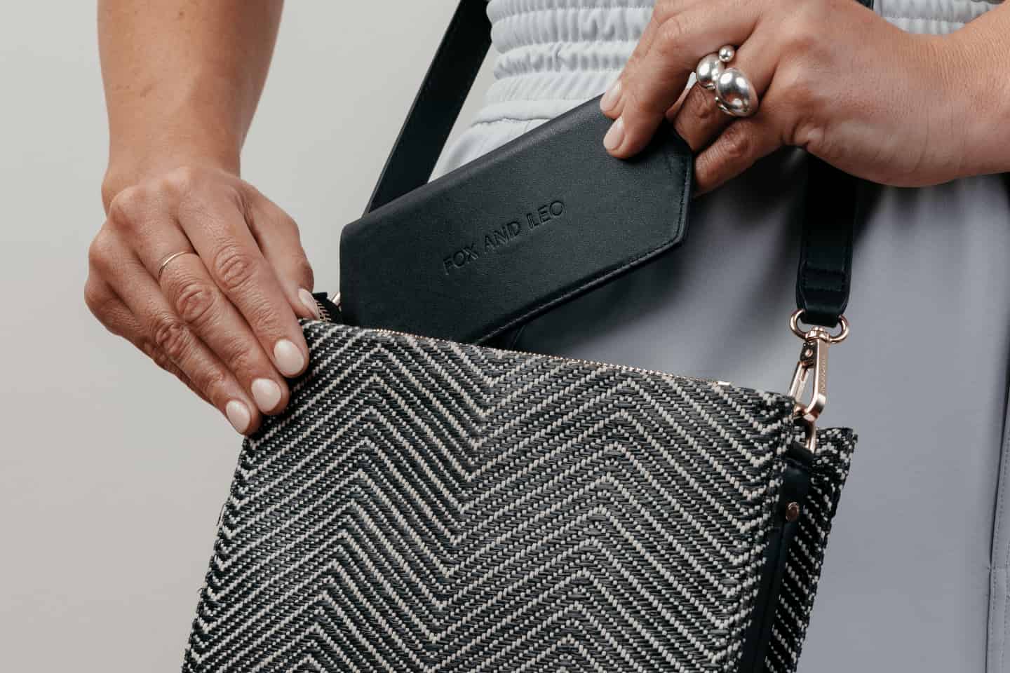 Fox & Leo Glasses Case - Black